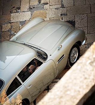 Voiture de sport de James Bond 007