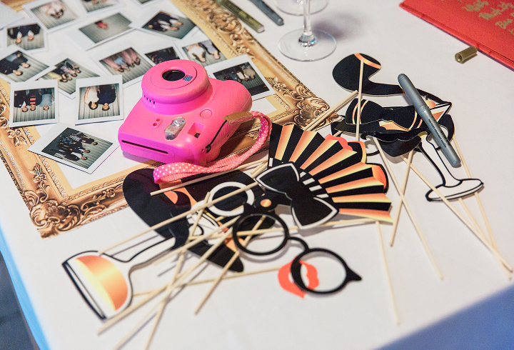 Table de photobooth pour party de bureau