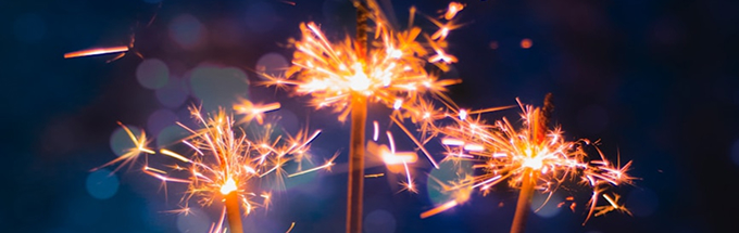 Bougies avec des étincelles